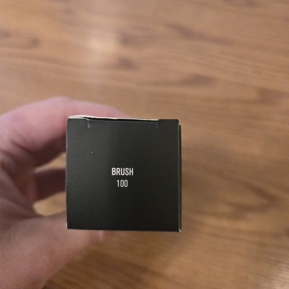 IL MAKIAGE Foundation Blending Brush Face Makeup Cosmetic Black #100 NEW - Picture 8 of 10